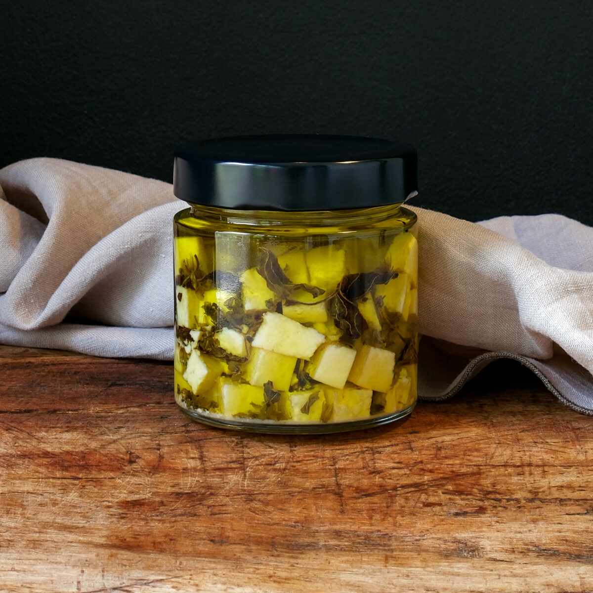 Telemea cu ierburi în ulei vegetal 250g - Busuioc