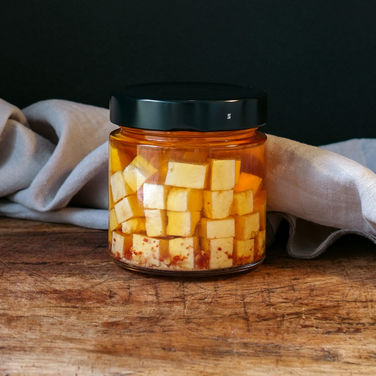 Telemea cu ierburi în ulei vegetal 250g - Chilli